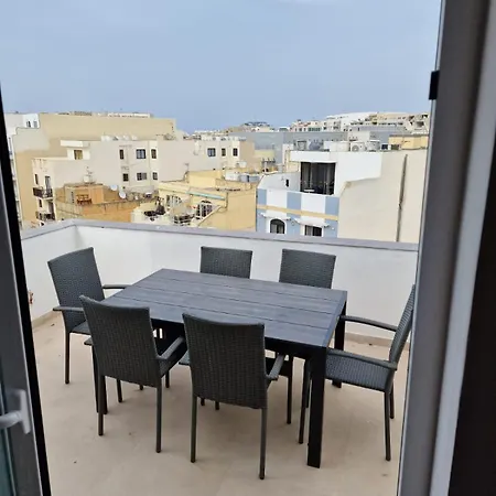 Sky 3 Apartment *